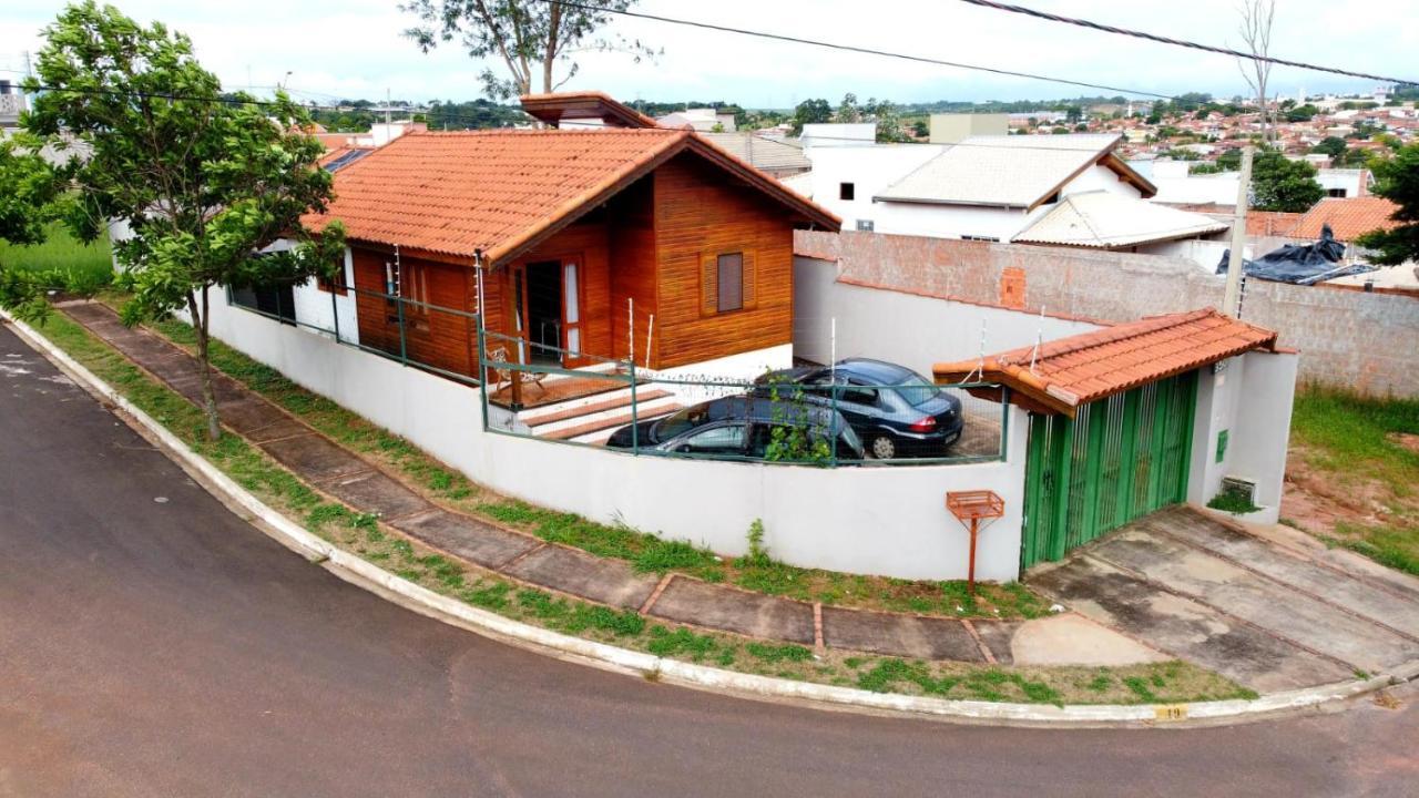 Casa Em Brotas Com Piscina E Churrasqueira Bagian luar foto